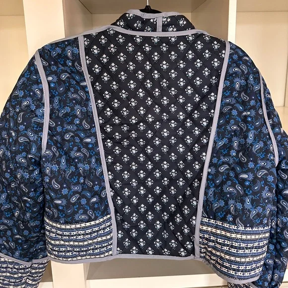 Reversible Floral Quilted Jacket - Picture 6 of 7